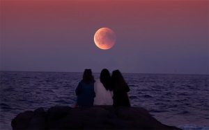 Lua do Esturjão em agosto